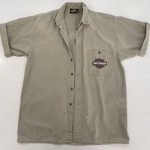 Harley Davidson vintage button down. Amazing condition!! Fit size Large